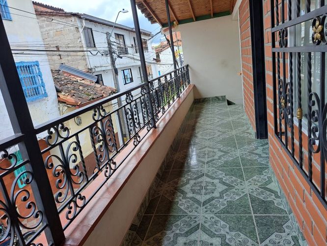Casa de 3 alcobas en venta en San Vicente, Cali, 131 m² · foto 2 de 16