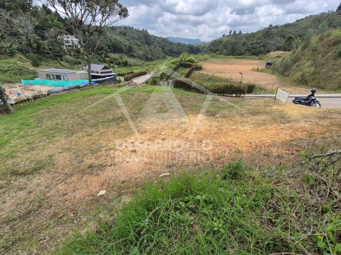 Lote en venta en El Porvenir, Rionegro, 2176 m² · foto 2 de 8
