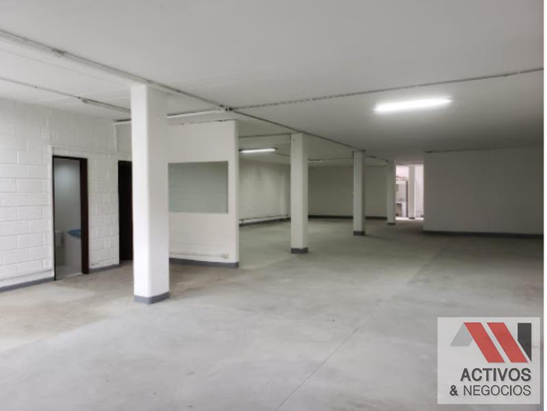 Bodega en venta en El Poblado, Medellín 3