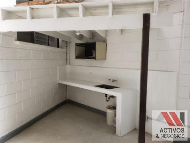 Bodega en venta en El Poblado, Medellín, 274 m² · foto 7 de 12