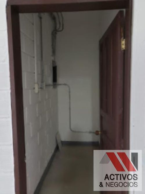 Bodega en venta en El Poblado, Medellín, 274 m² · foto 8 de 12