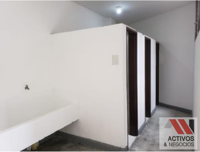 Bodega en venta en El Poblado, Medellín, 274 m² · foto 9 de 12