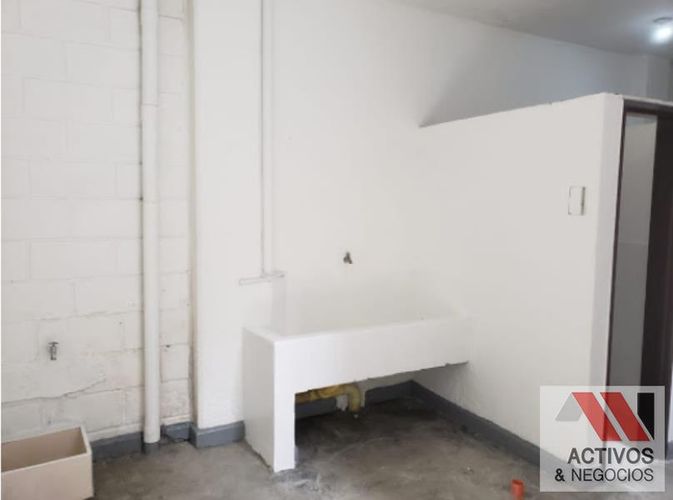 Bodega en venta en El Poblado, Medellín, 274 m² · foto 10 de 12