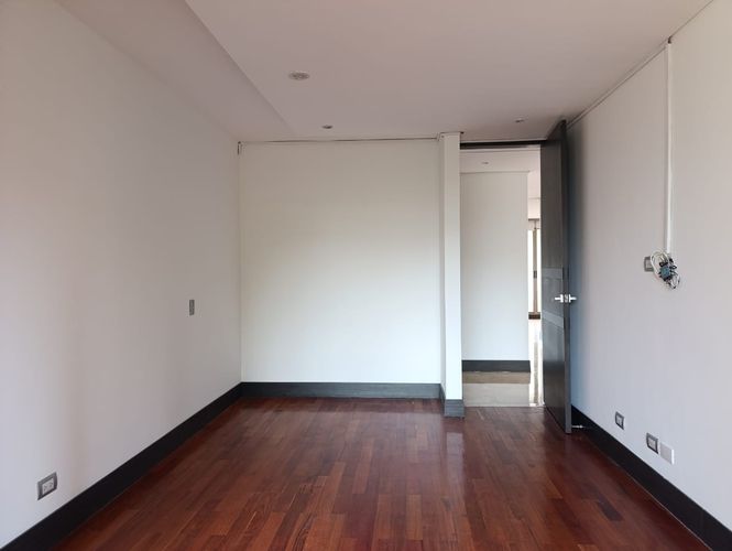 Apartamento de 3 alcobas en arriendo en Las Lomas, Medellín, 300 m² · foto 12 de 18