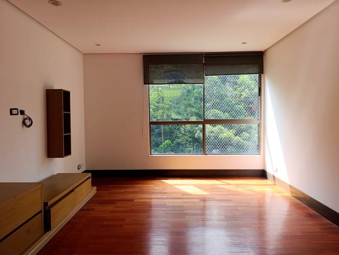 Apartamento de 3 alcobas en arriendo en Las Lomas, Medellín, 300 m² · foto 14 de 18