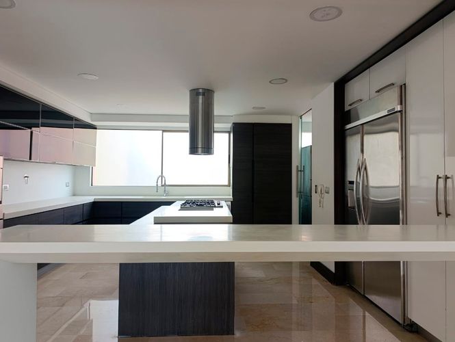 Apartamento de 3 alcobas en arriendo en Las Lomas, Medellín, 300 m² · foto 4 de 18