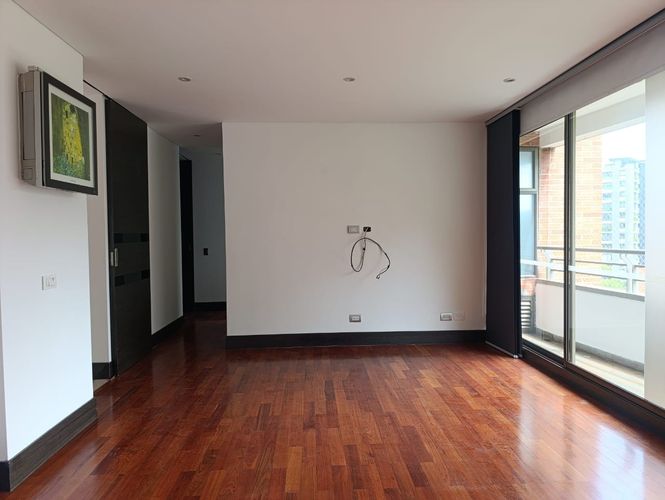 Apartamento de 3 alcobas en arriendo en Las Lomas, Medellín, 300 m² · foto 13 de 18
