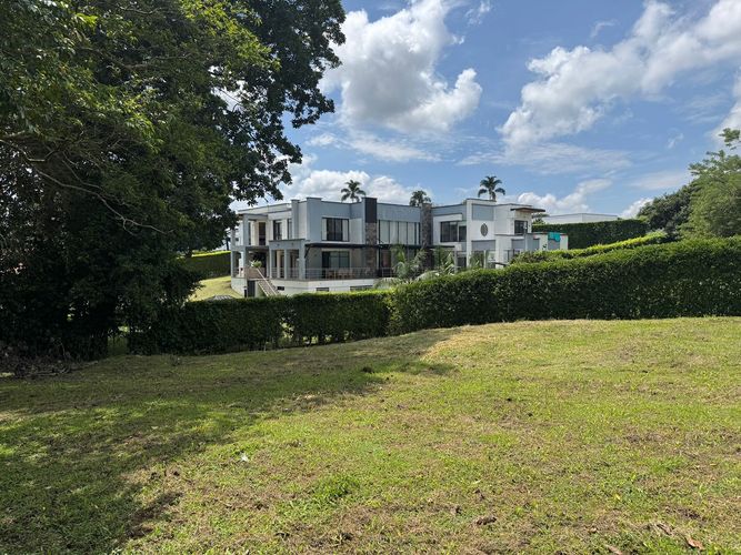 Lote en venta en Cerritos, Pereira, 2050 m² · foto 3 de 12