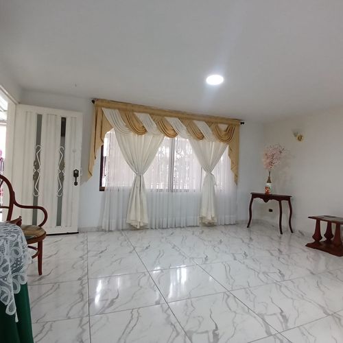 Casa de 6 alcobas en venta en El Lido, Cali, 240 m² · foto 3 de 24