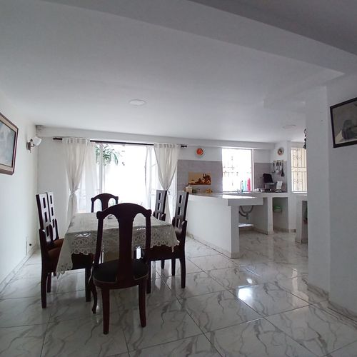 Casa de 6 alcobas en venta en El Lido, Cali, 240 m² · foto 9 de 24