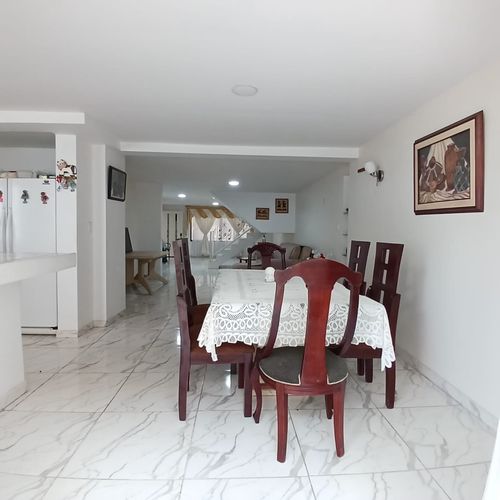 Casa de 6 alcobas en venta en El Lido, Cali, 240 m² · foto 10 de 24