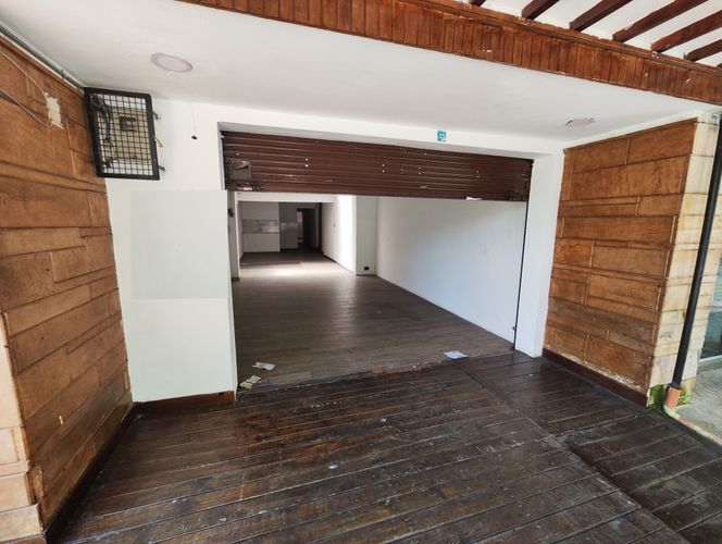 Local en arriendo en La Castellana, Medellín, 120 m² · foto 2 de 17