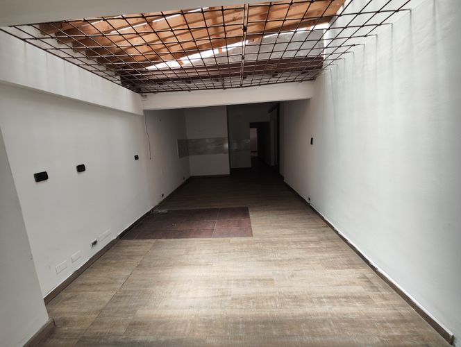 Local en arriendo en La Castellana, Medellín, 120 m² · foto 3 de 17