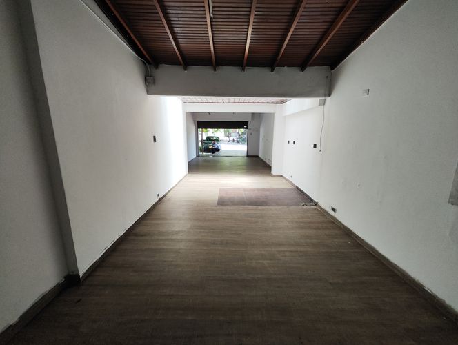 Local en arriendo en La Castellana, Medellín, 120 m² · foto 4 de 17