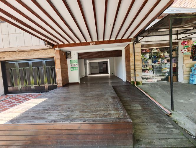 Local en arriendo en La Castellana, Medellín, 120 m² · foto 15 de 17