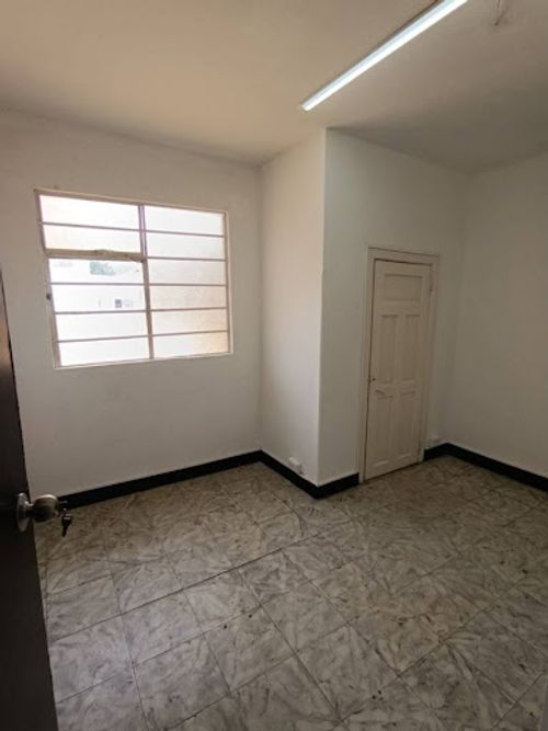 Oficina en arriendo en Los Cambulos, Cali, 140 m² · foto 7 de 18