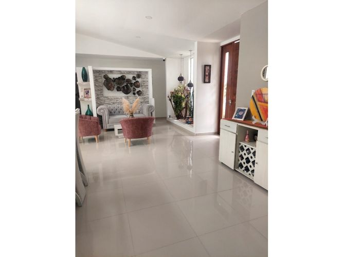 Casa de 5 alcobas en venta en El Caimo, Armenia, 230 m² · foto 3 de 24
