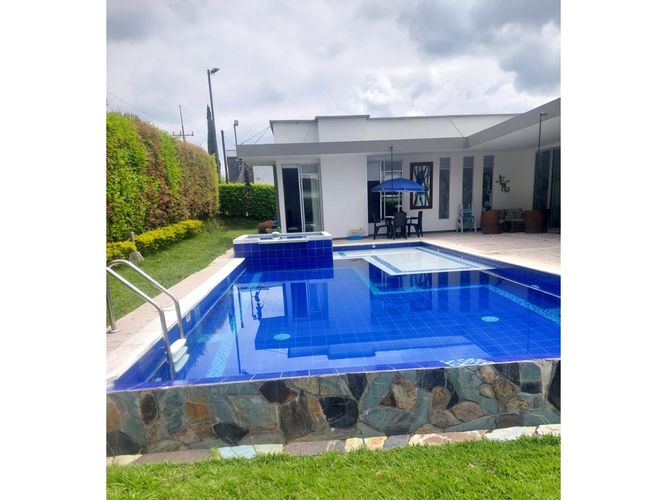 Casa de 5 alcobas en venta en El Caimo, Armenia, 230 m² · foto 15 de 24