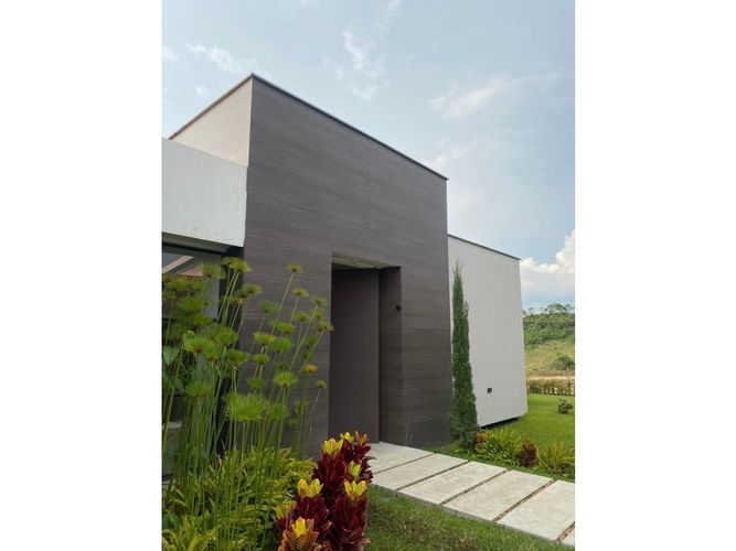 Casa de 3 alcobas en venta en San Antonio, Armenia, 215 m² · foto 3 de 16