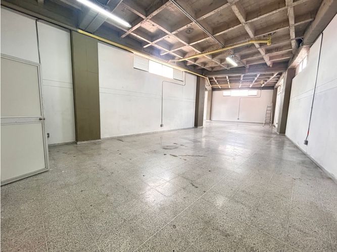 Bodega en arriendo en San Bernardo, Medellín, 180 m² · foto 2 de 10