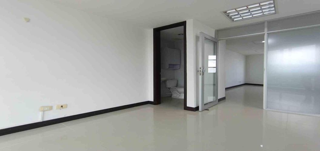 Oficina en arriendo en Los Laureles, Manizales, 39 m² · foto 6 de 21