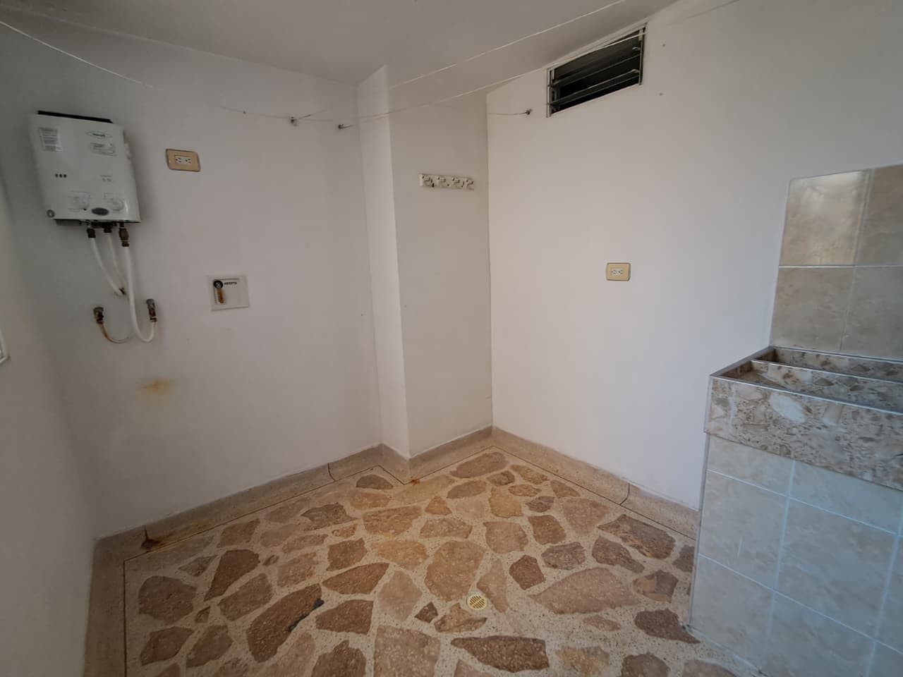 Apartamento en arriendo en Belén, Medellín · foto 21 de 24