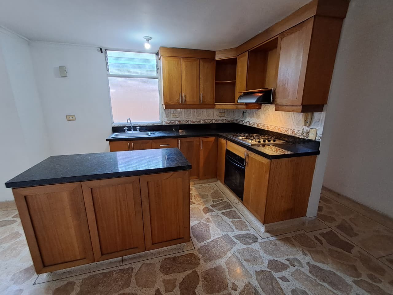 Apartamento en arriendo en Belén, Medellín · foto 3 de 24
