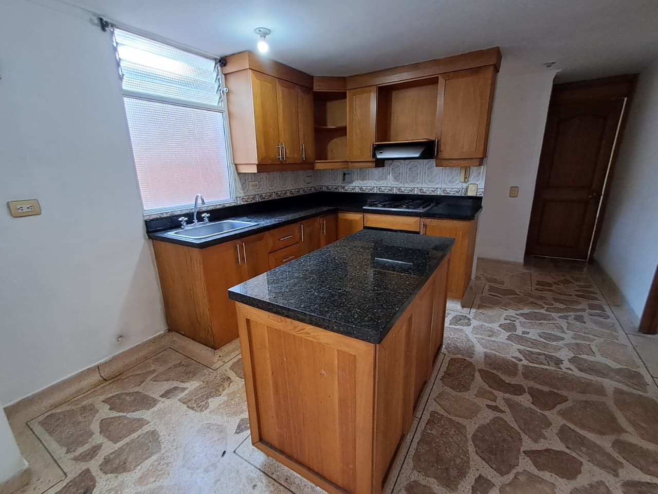 Apartamento en arriendo en Belén, Medellín · foto 4 de 24