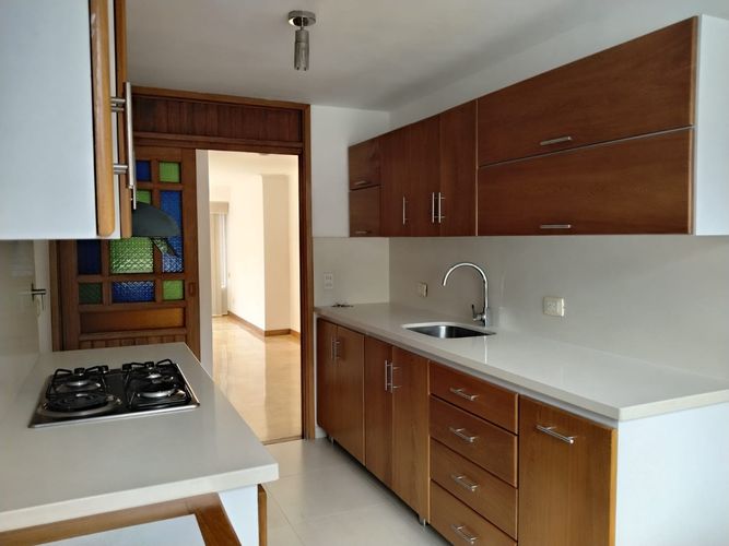 Apartamento de 3 alcobas en arriendo en El Poblado, Medellín, 114 m² · foto 2 de 19