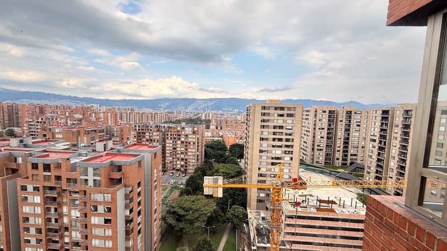 Apartamento de 3 alcobas en venta en Colina Campestre, Bogotá, 148 m² · foto 3 de 20