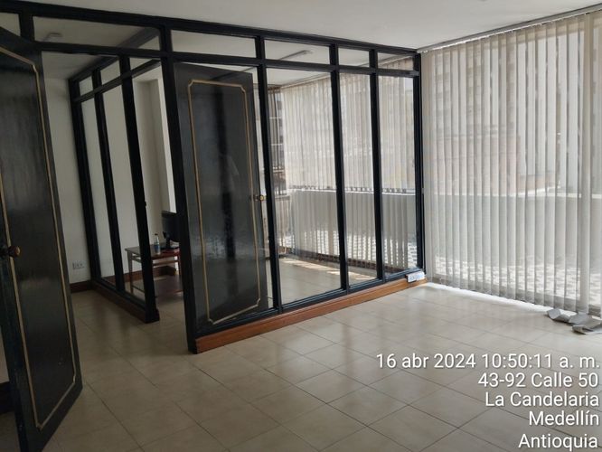 Oficina en arriendo en La Candelaria, Medellín, 40 m² · foto 3 de 7