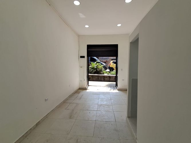 Local en arriendo en Bombona No.1, Medellín, 40 m² · foto 8 de 10