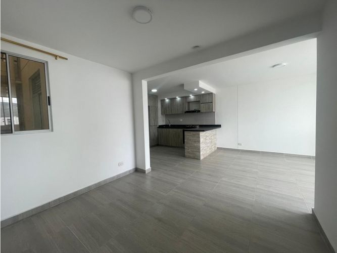Apartamento de 3 alcobas en venta en Guabinas, Yumbo, 75 m² · foto 3 de 17
