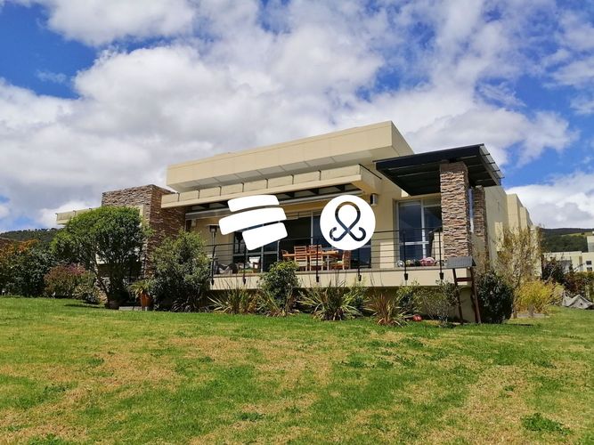 Casa de 4 alcobas en venta en La Violeta, Sopó, 1919 m² · foto 2 de 24