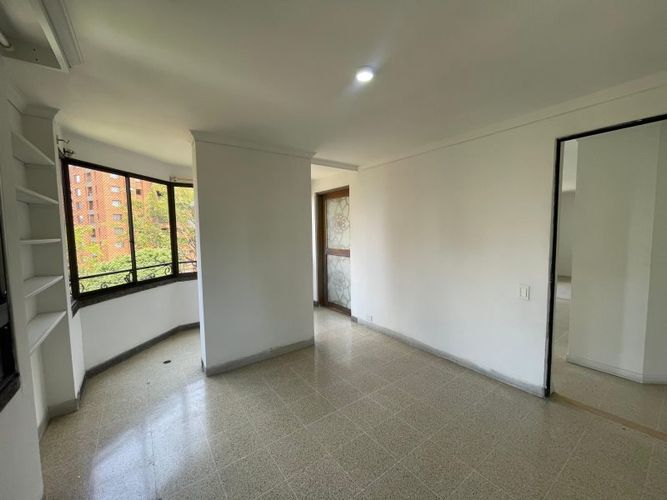 Apartamento de 4 alcobas en arriendo en Los Naranjos, Medellín, 135 m² · foto 5 de 14