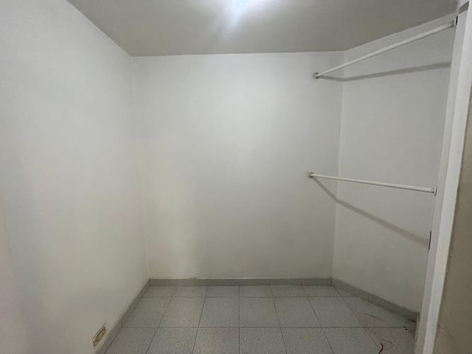 Apartamento de 4 alcobas en arriendo en Los Naranjos, Medellín, 135 m² · foto 10 de 14
