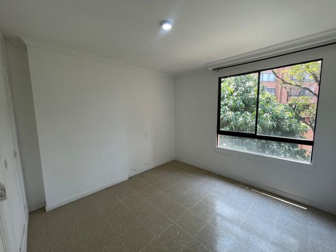 Apartamento de 4 alcobas en venta en Los Naranjos, Medellín, 135 m² · foto 6 de 14