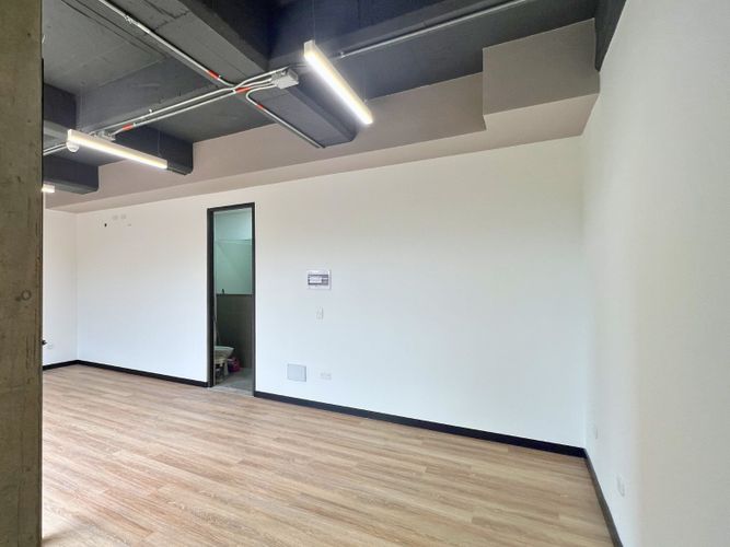 Oficina en arriendo en Cerritos, Pereira, 34 m² · foto 3 de 9