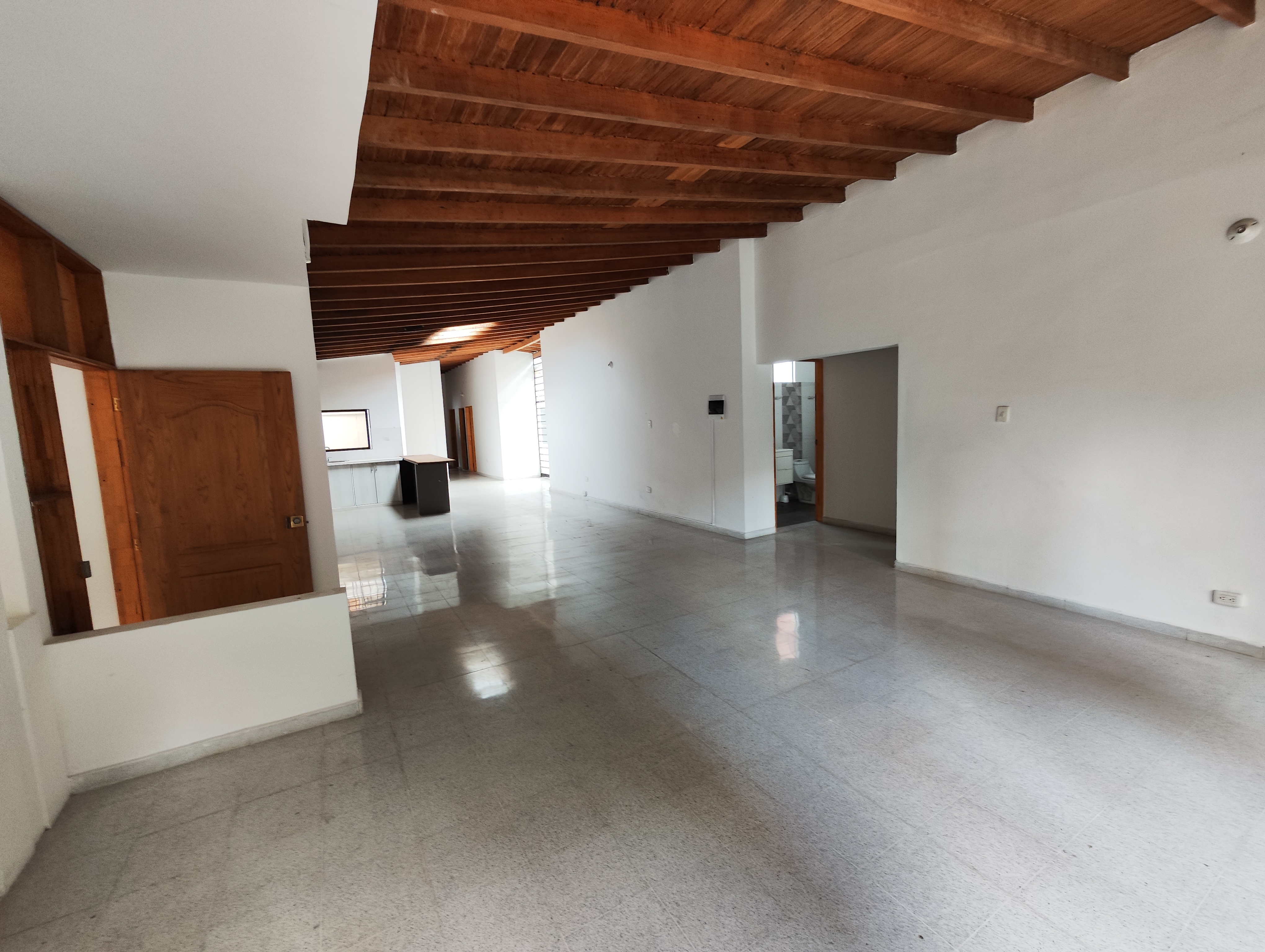 Casa en arriendo en Laureles, Medellín · foto 8 de 20