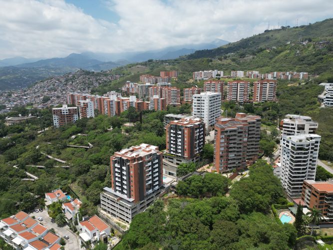 Apartamento de 4 alcobas en venta en Cristales, Cali, 122 m² · foto 2 de 20