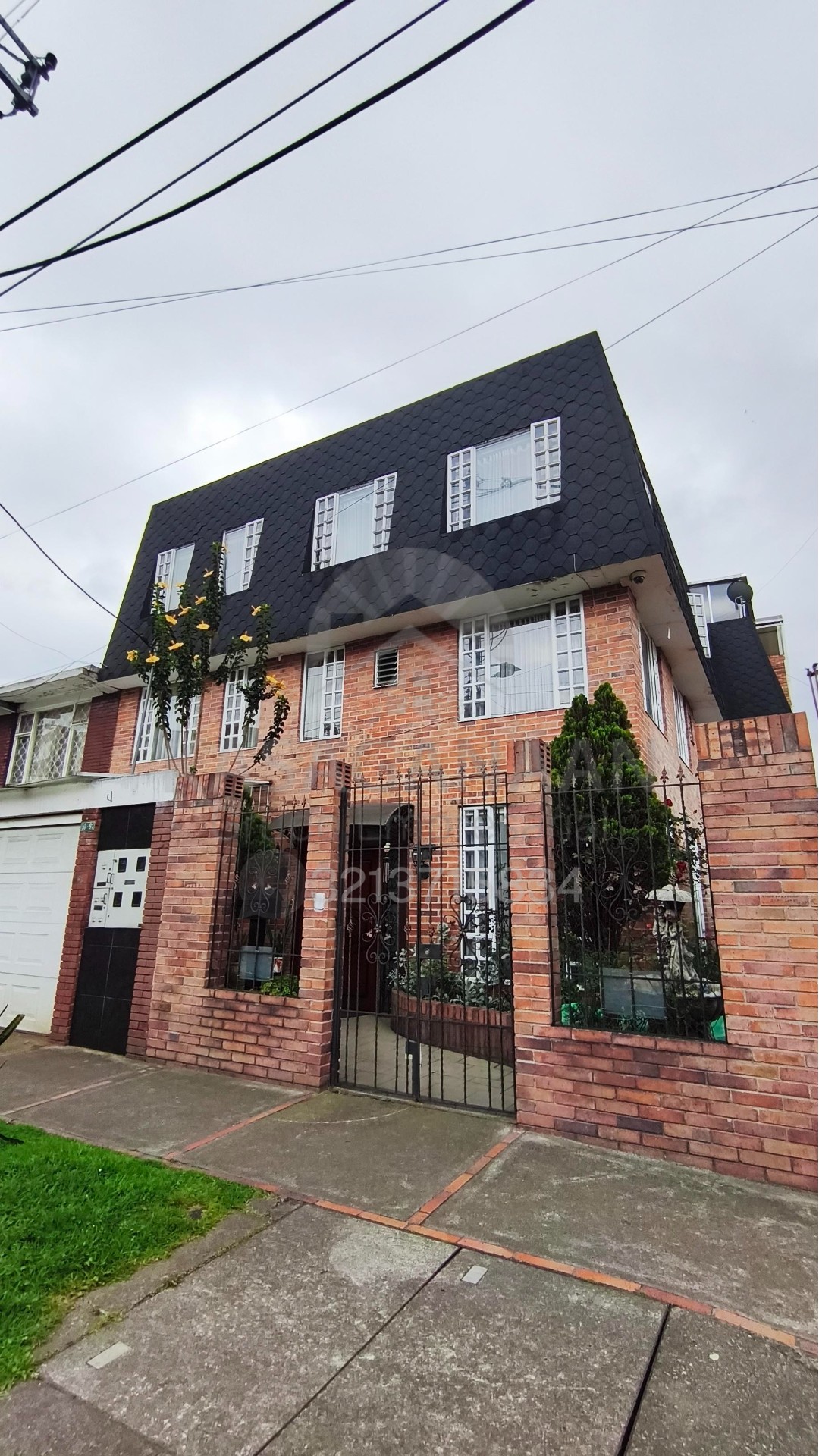 Casa en venta en La Esmeralda, Bogotá · foto 2 de 24