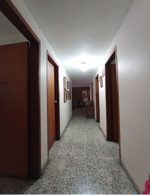 Casa de 5 alcobas en venta en Bolarqui, Bucaramanga, 360 m² · foto 10 de 12
