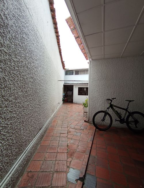Casa de 5 alcobas en venta en Bolarqui, Bucaramanga, 360 m² · foto 11 de 12