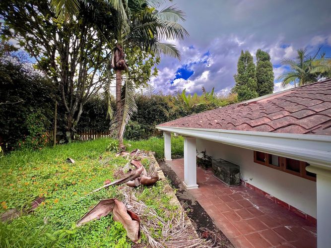 Casa de 5 alcobas en venta en Cabeceras De Llanogrande, Rionegro, 368 m² · foto 2 de 24