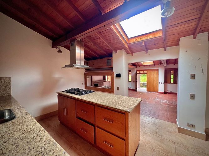 Casa de 5 alcobas en venta en Cabeceras De Llanogrande, Rionegro, 368 m² · foto 8 de 24