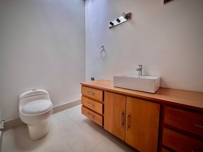 Casa de 5 alcobas en venta en Cabeceras De Llanogrande, Rionegro, 368 m² · foto 10 de 24