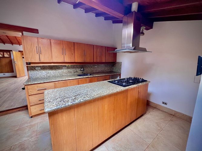 Casa de 5 alcobas en venta en Cabeceras De Llanogrande, Rionegro, 368 m² · foto 21 de 24