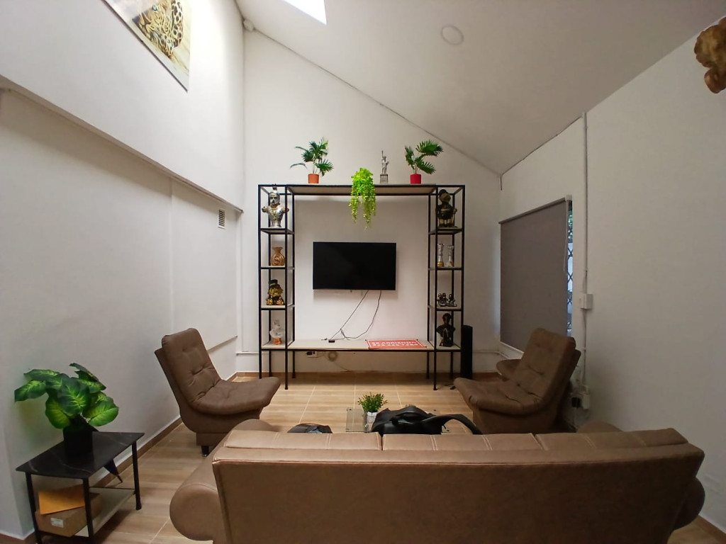 Casa en arriendo en Belen Malibu, Medellín · foto 2 de 24
