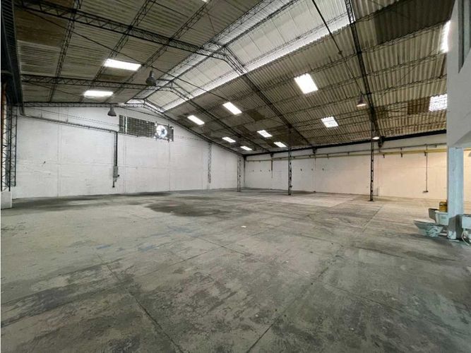 Bodega en arriendo en La Inmaculada, La Estrella, 850 m² · foto 2 de 16