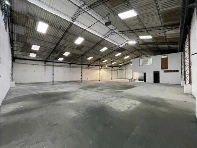 Bodega en arriendo en La Inmaculada, La Estrella, 850 m² · foto 4 de 16
